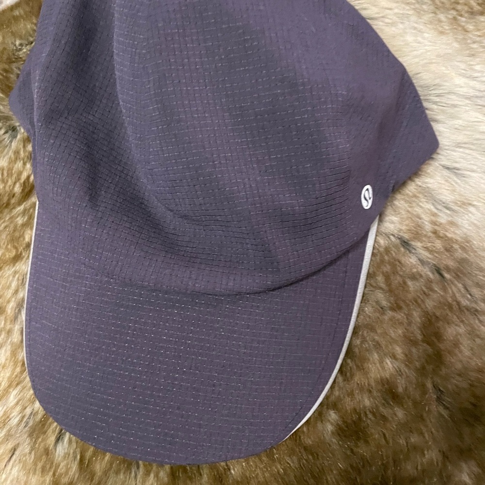 lululemon athletica Women's Lavender Performance Visor Hat - Picture 3 of 6